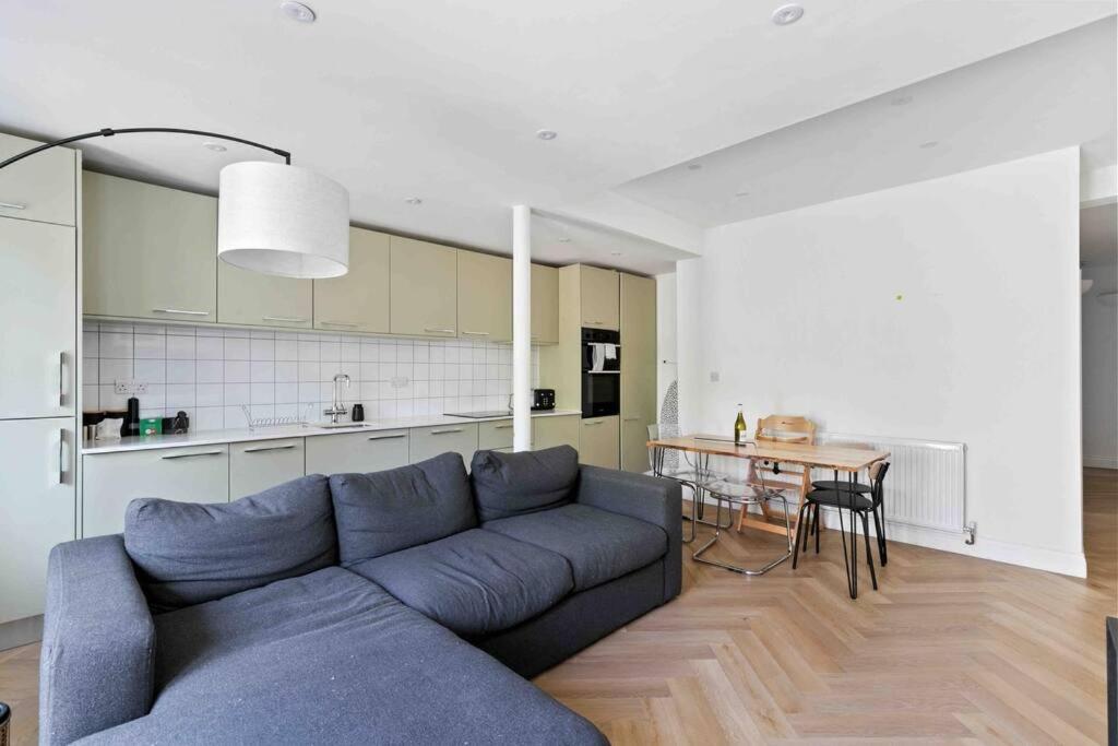 Modern 3 Bed Apartment In Tottenham Лондон Экстерьер фото